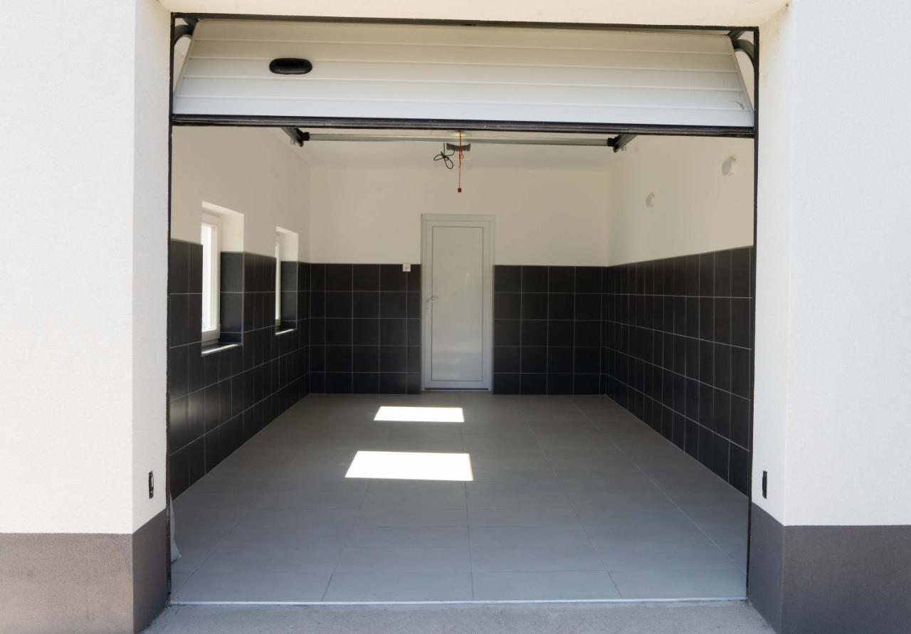 Kunfoglalás Apartmanház Kisujszallas Esterno foto